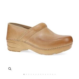 New Dansko XP 2.0 Clog in Honey